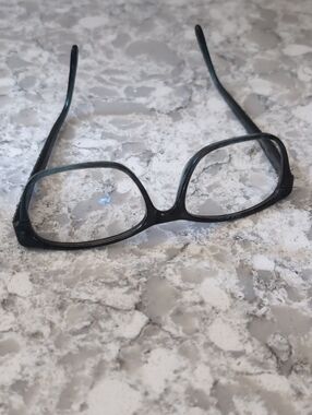 Vera Wang Black Eyewear with Iridescent Accent